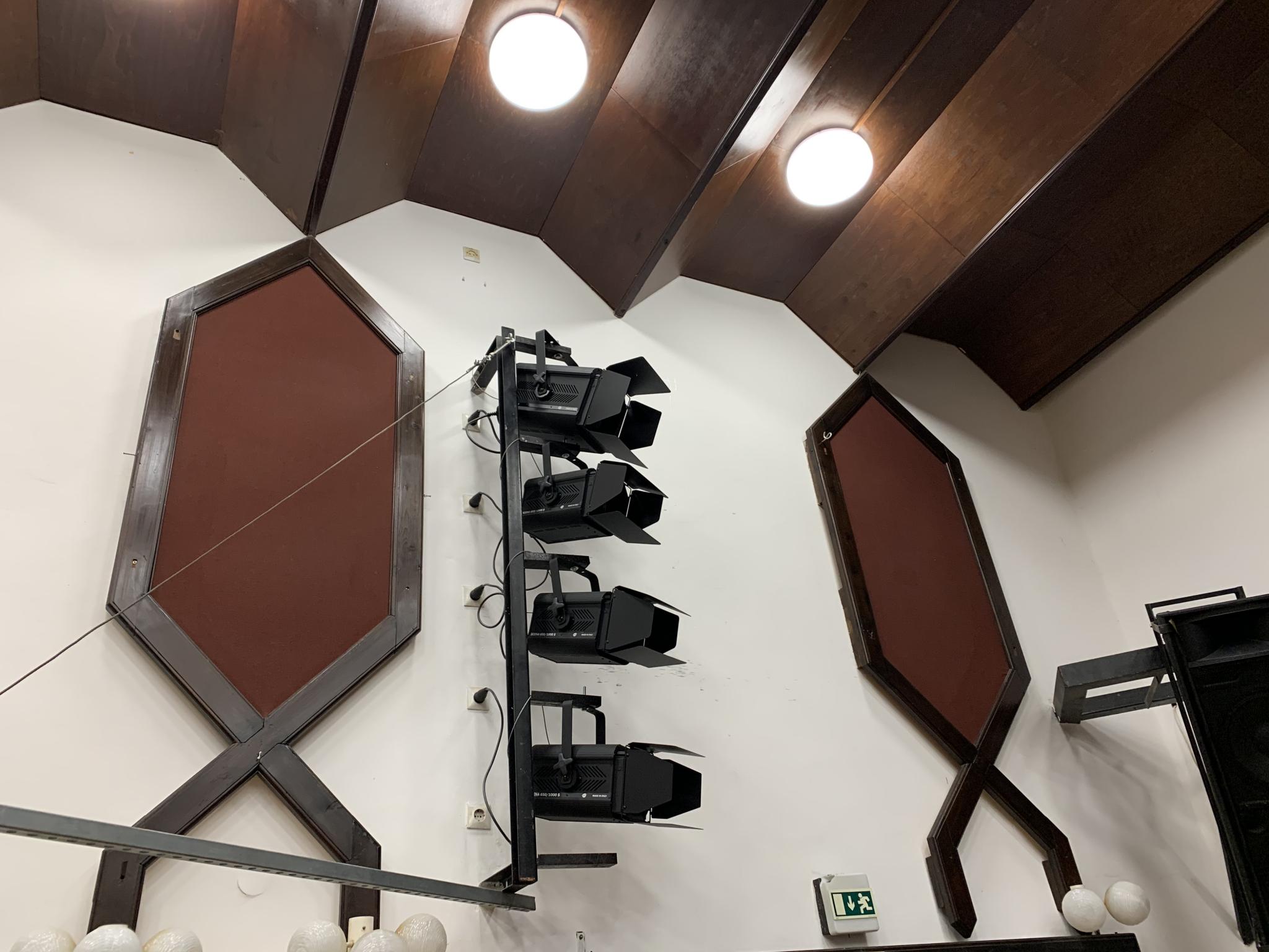 TOP-7.1.1-16-H-ERFA-2019-00152 - Megvalósult a Hang- és Fénytechnikai infrastrukturális fejlesztés